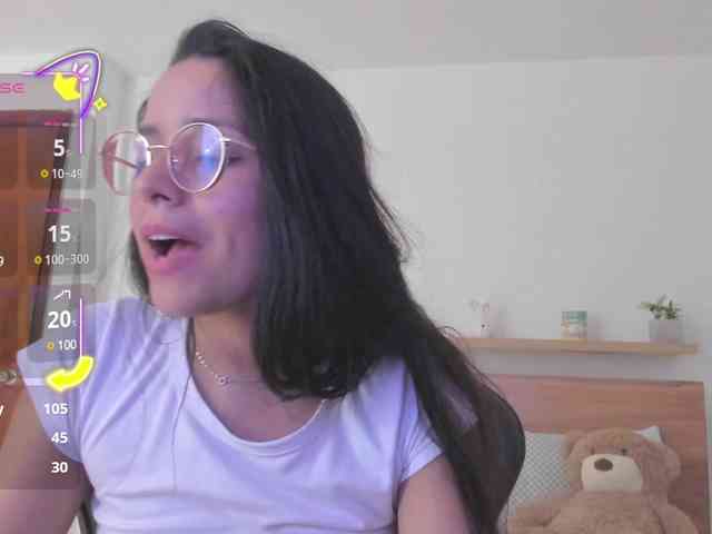 lucy-blue28 webcam