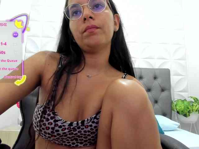 lucy-blue28 webcam