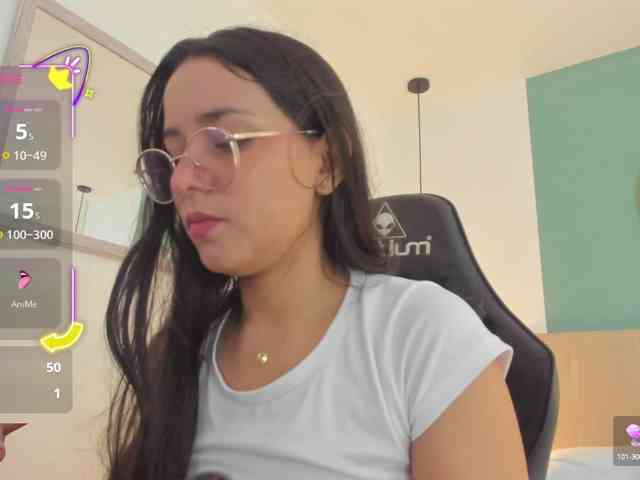 free adult chat Lucy-blue28
