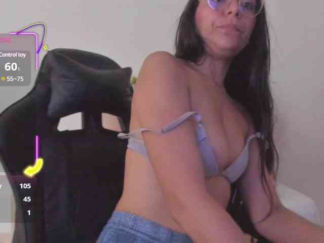 lucy-blue28 webcam