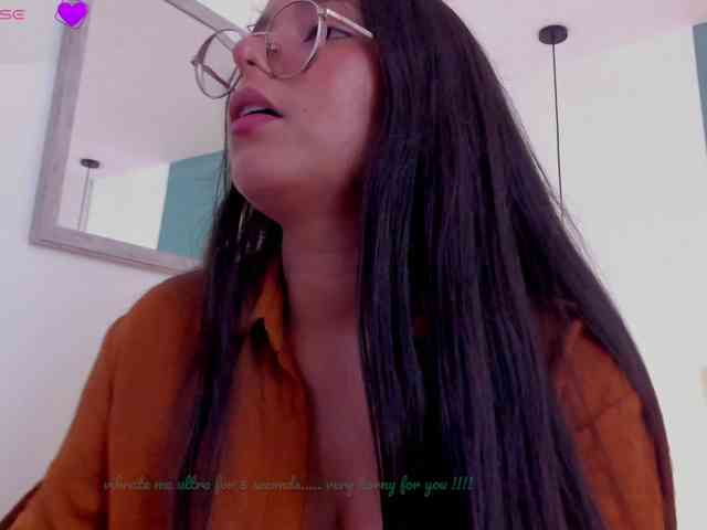 lucy-blue28 webcam
