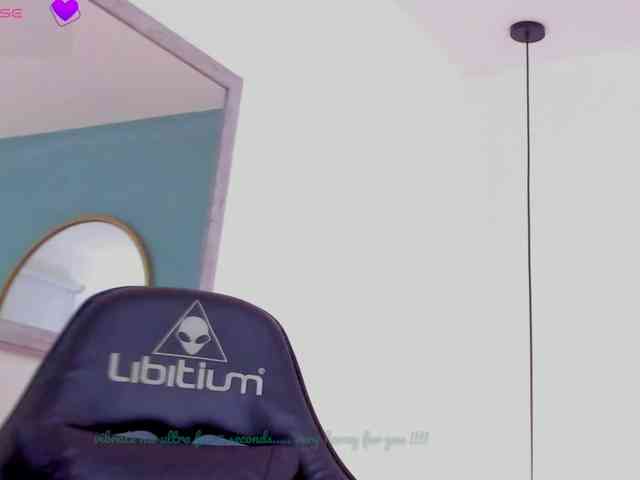 lucy-blue28 webcam
