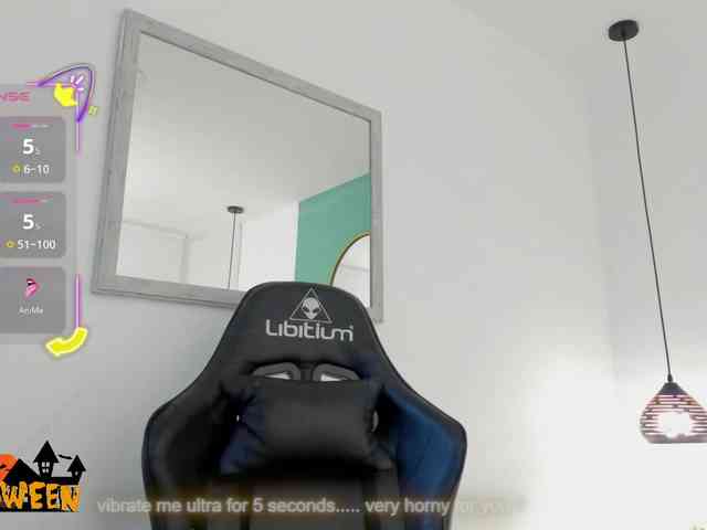 lucy-blue28 webcam
