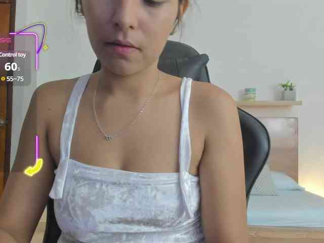 lucy-blue28 webcam