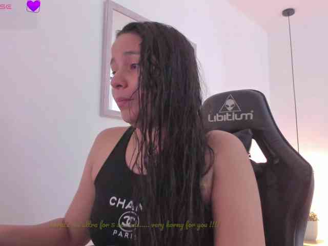 lucy-blue28 webcam