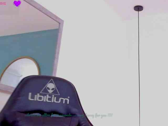 lucy-blue28 webcam