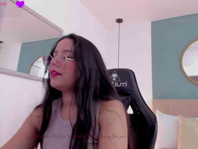 lucy-blue28 webcam
