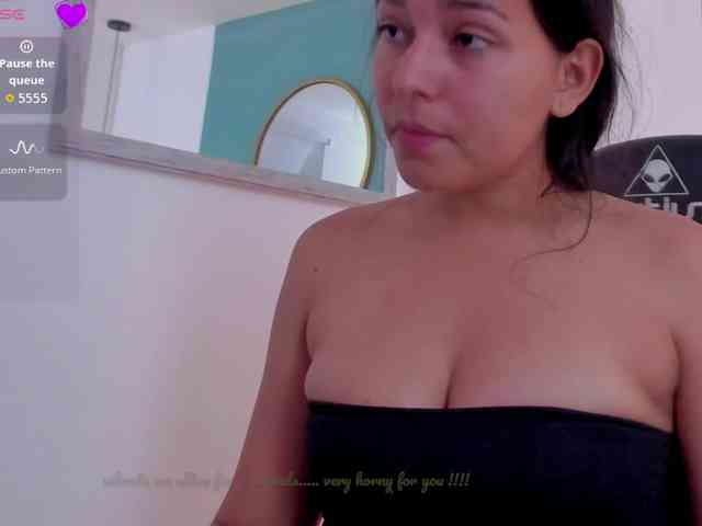 lucy-blue28 webcam