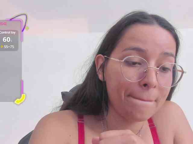 lucy-blue28 webcam