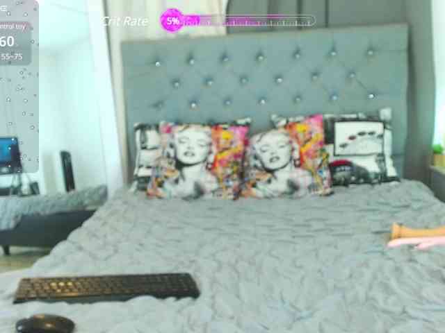 NaomyMoore webcam
