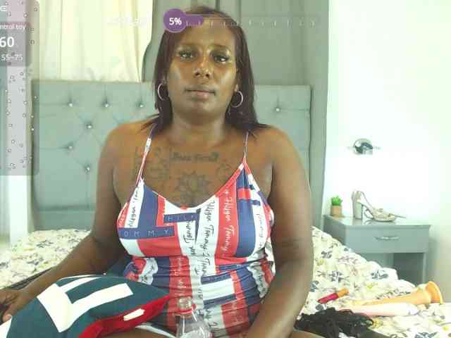 NaomyMoore webcam