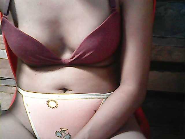 flowerhairypinay's BongaCams show and profile