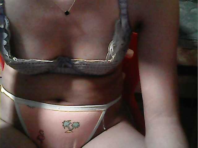 flowerhairypinay's BongaCams show and profile