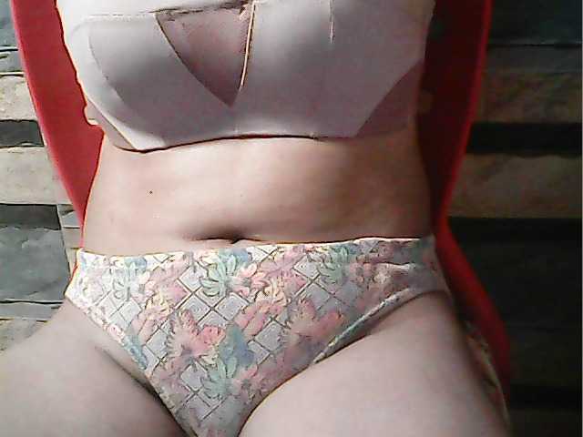 flowerhairypinay's BongaCams show and profile