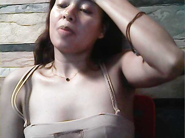 flowerhairypinay's BongaCams show and profile