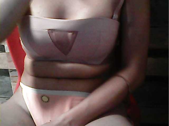 flowerhairypinay's BongaCams show and profile