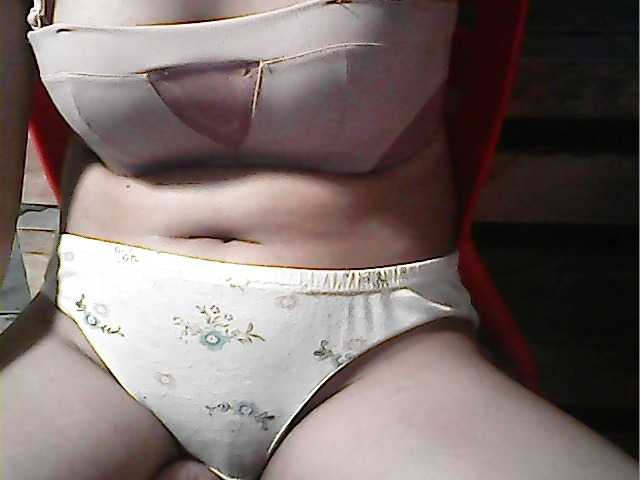 flowerhairypinay's BongaCams show and profile