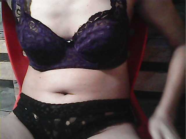 flowerhairypinay's BongaCams show and profile