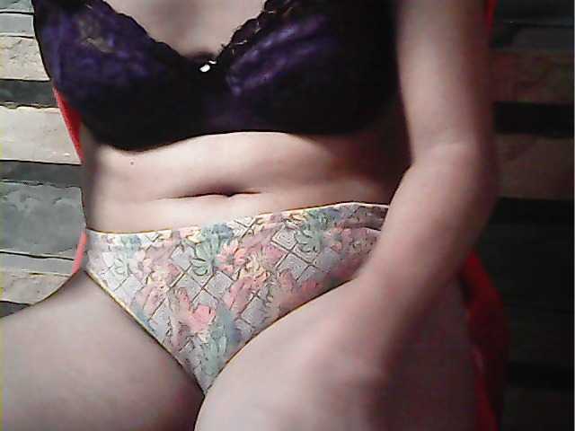 flowerhairypinay's BongaCams show and profile