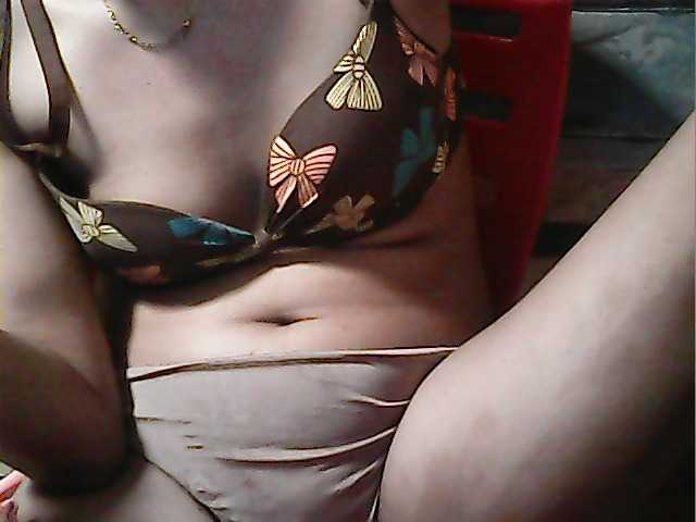 flowerhairypinay's BongaCams show and profile