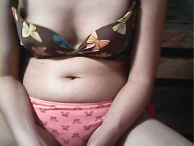 flowerhairypinay's BongaCams show and profile