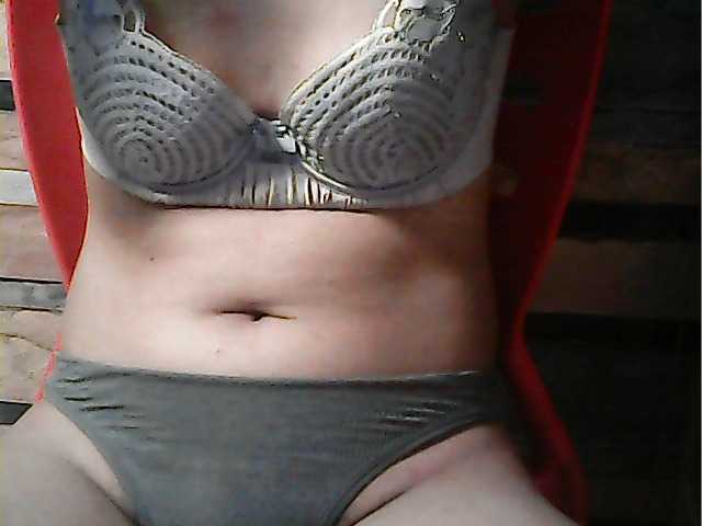 flowerhairypinay's BongaCams show and profile