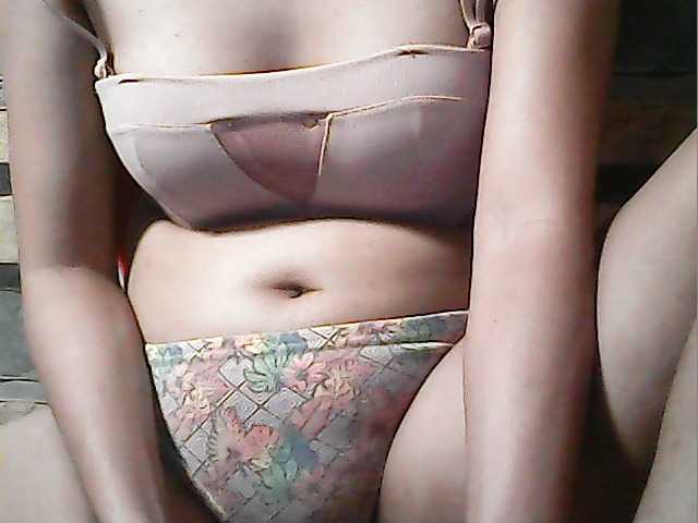 flowerhairypinay's BongaCams show and profile