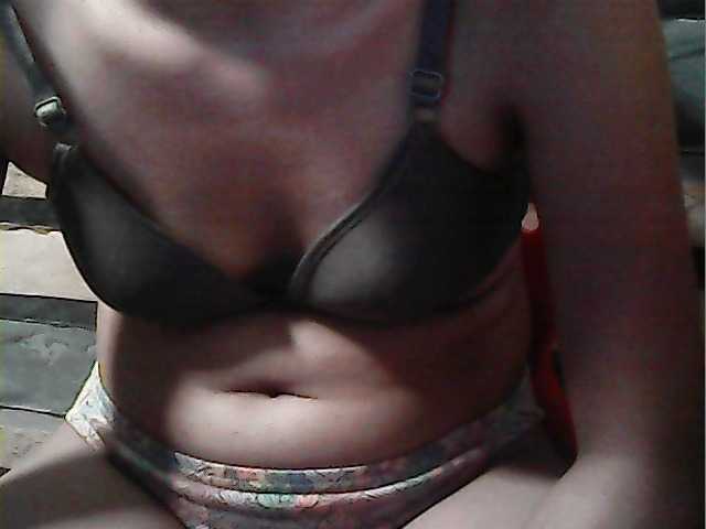 flowerhairypinay's BongaCams show and profile