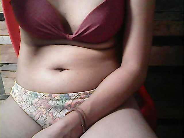 flowerhairypinay's BongaCams show and profile