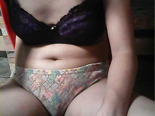 flowerhairypinay's BongaCams show and profile