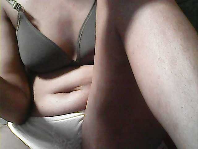 flowerhairypinay's BongaCams show and profile