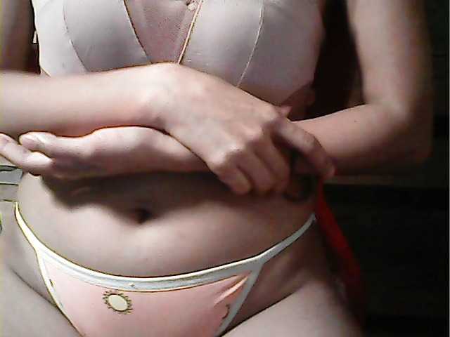 flowerhairypinay's BongaCams show and profile