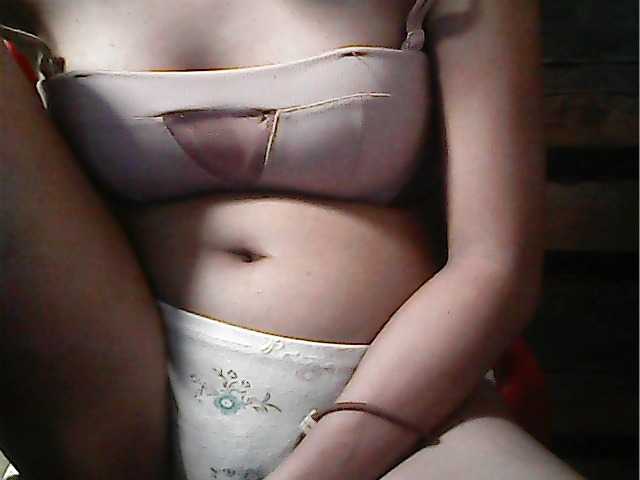 flowerhairypinay's BongaCams show and profile