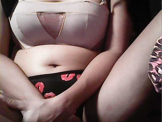 flowerhairypinay's BongaCams show and profile