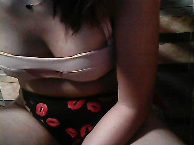 flowerhairypinay's BongaCams show and profile