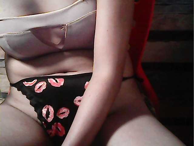 flowerhairypinay's BongaCams show and profile