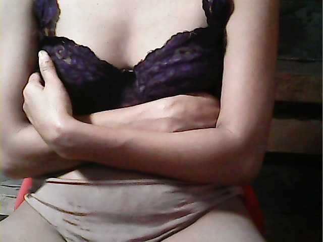 flowerhairypinay's BongaCams show and profile