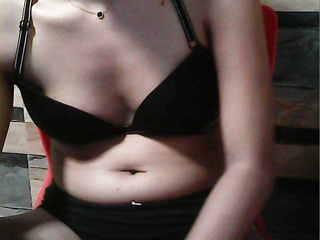 flowerhairypinay's BongaCams show and profile