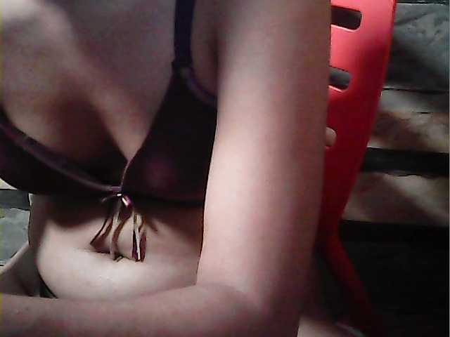 flowerhairypinay's BongaCams show and profile