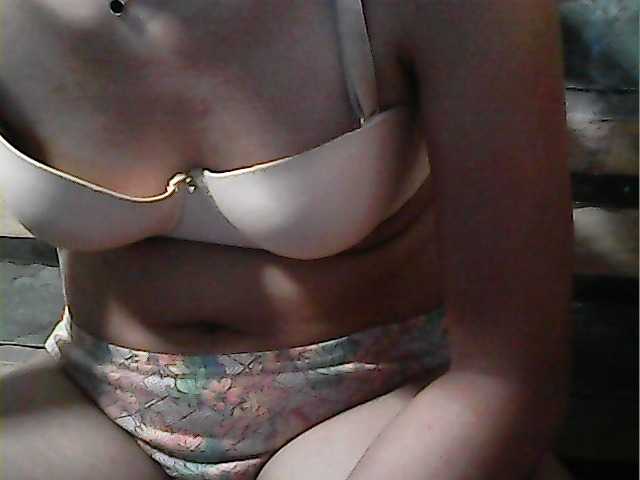 flowerhairypinay's BongaCams show and profile