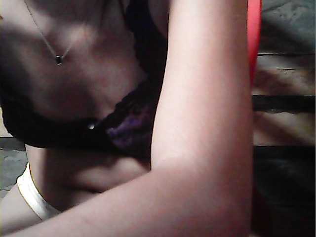 flowerhairypinay's BongaCams show and profile