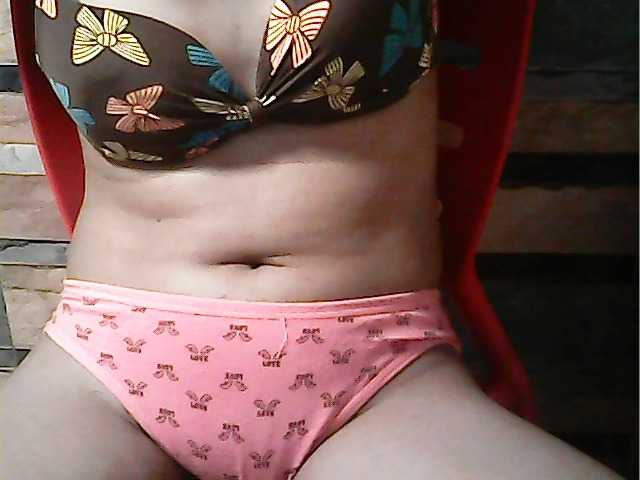 flowerhairypinay's BongaCams show and profile