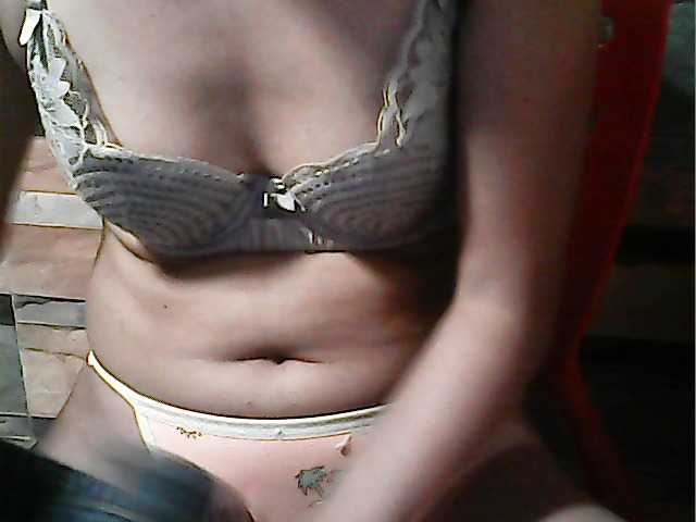 flowerhairypinay's BongaCams show and profile