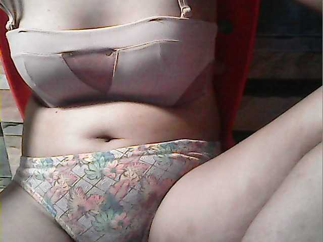 flowerhairypinay's BongaCams show and profile