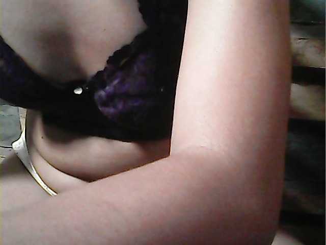 flowerhairypinay's BongaCams show and profile