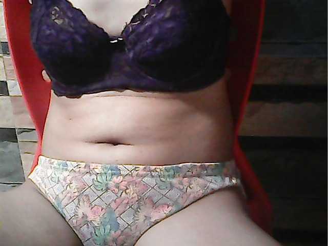 flowerhairypinay's BongaCams show and profile