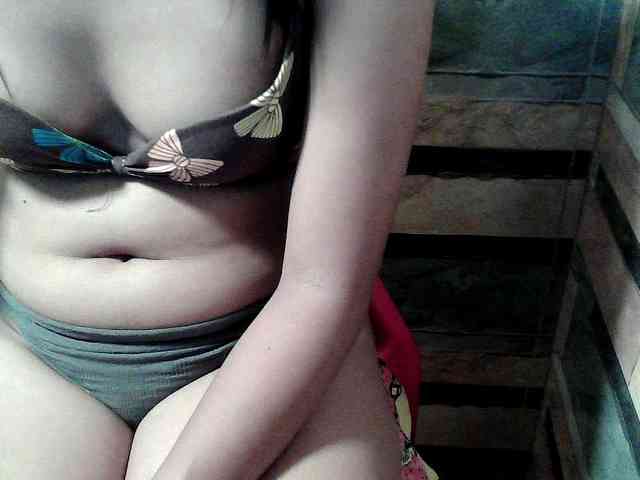 HornyNica webcam
