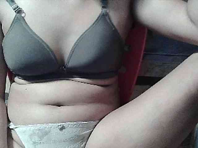 HornyNica webcam