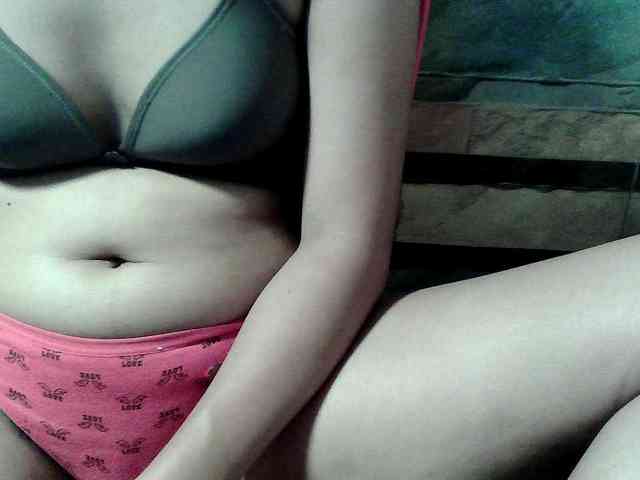 HornyNica webcam