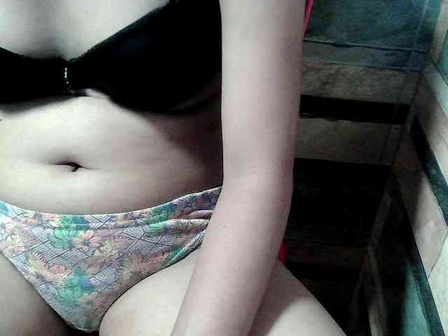 HornyNica webcam